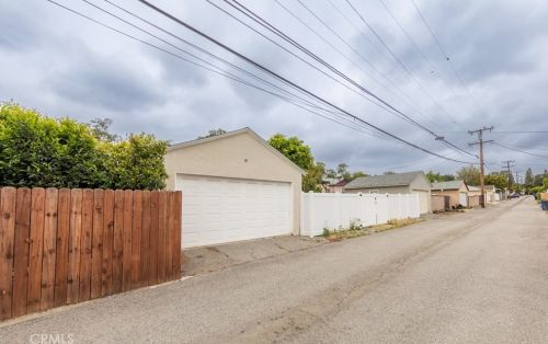 818 9th Ave, Upland CA  91786-4001 exterior