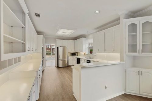 2221 Lorraine Dr, Carrollton TX 75006-4322 exterior