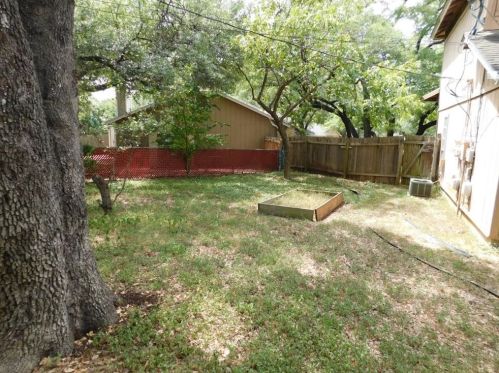 4500 Dorsett Oaks Cir, Austin TX  78727-5834 exterior