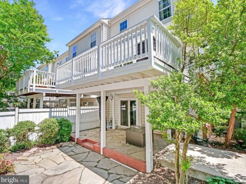 12001 Edgemere Cir, Herndon VA  20190-3256 exterior