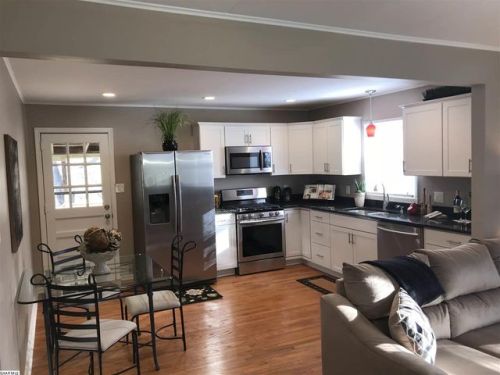 122 Baylor St, Staunton, VA 24401-1900