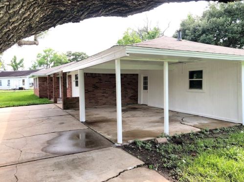 120 Shanklin Rd, Angleton TX 77515-8473 exterior