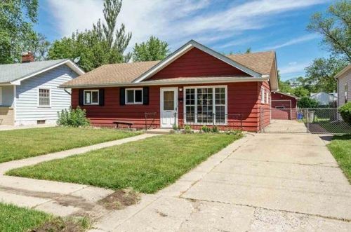2017 Glenwood Ave, Rockford, IL 61103-3864