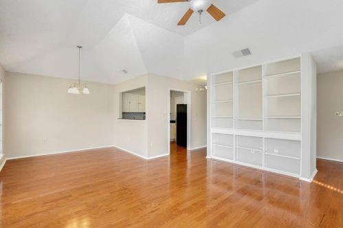 2306 Kenley St, Fort Worth TX  76107-4938 exterior