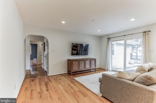 806 Avondale Ave, Tavistock NJ 08033-2809 exterior