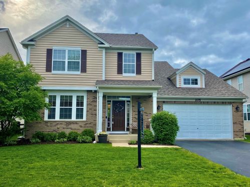 205 Bluegrass Pkwy, Oswego, IL 60543-7707