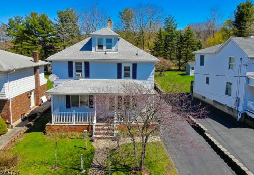 14 Barone St, Netcong, NJ 07857-1603