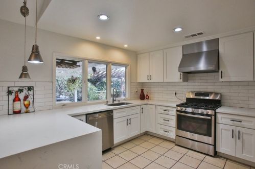 2310 San Lorenzo Ave, Santa Ana CA 92704-6039 exterior