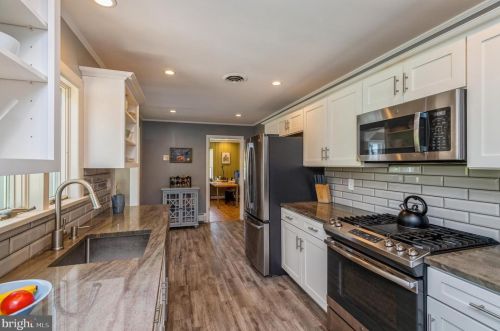 240 Bunker Hill Rd, Princeton NJ 08540-8514 exterior