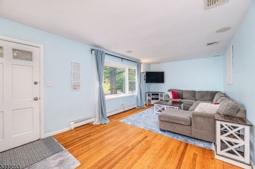5 Cedar Ter, Dover NJ  07869-4802 exterior