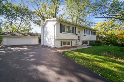 16345 Menna Ln, Half Day, IL 60069-2805