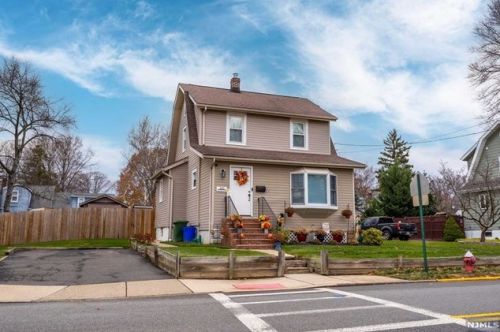 385 Milford Ave, N Milford, NJ 07646-1237