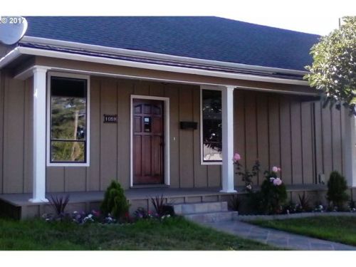 1059 Bryan St, Woodburn, OR 97071-5003