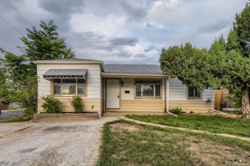 1792 Joliet St, Denver, CO 80010-2425