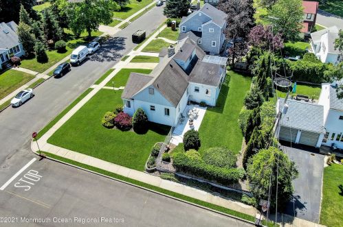 400 Parkview Ave, Tinton Falls NJ 07712-4732 exterior