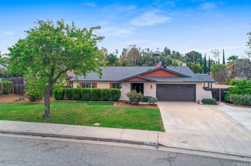 5545 Gloucester Way, Riverside, CA 92506-3429