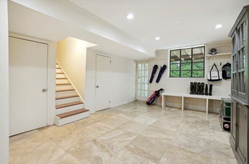 2835 Castlewood Dr, Atlanta GA  30327-1203 exterior