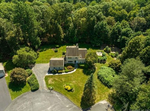 34 Princeton Dr, Huntington, CT 06484-5124
