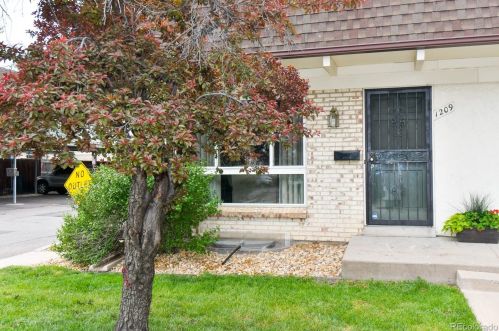 1209 Monaco Pkwy, Denver, CO 80220-2840