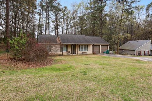 130 Apple Valley Dr, Holly Springs, GA 30188-4416