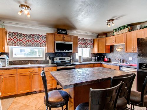 2590 Quintero Way, Aurora CO 80013-2251 exterior