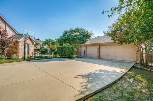 1713 Coyote Rdg, Carrollton TX 75010-3248 exterior