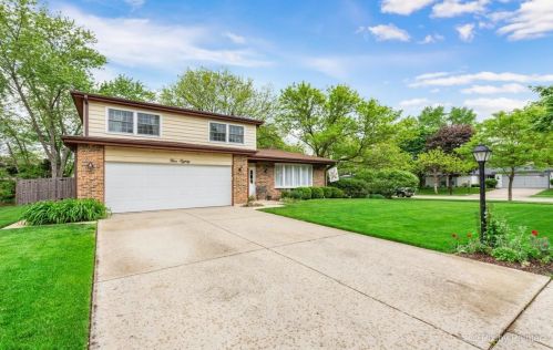 580 Carlisle Ct, Glendale Heights, IL 60137-6702