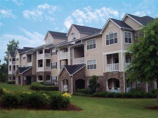 100 Walden Crossing Dr, Holly Springs GA  30115-9505 exterior