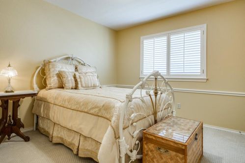 2321 Highland Hts Ln, Carrollton TX 75007-2033 exterior