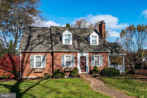 967 Edgemoor Ct, Lancaster, PA 17601-5129