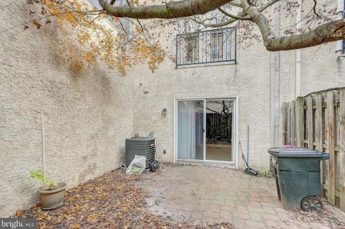 1034 4th St, Philadelphia PA  19147-4106 exterior