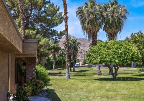 3081 Regency Dr, Palm Springs, CA 92264-6719