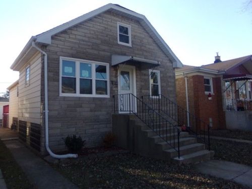 7021 40th St, Forest View, IL 60402-4122