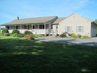 162 Gleaner Chapel Rd, Scituate, RI 02857-1208