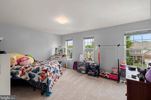 18823 Pier Trail Dr, Triangle VA  22172-2347 exterior
