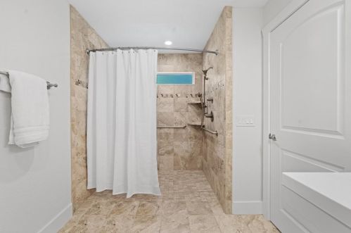 6608 Betty Cook Dr, Austin TX  78723-3313 exterior