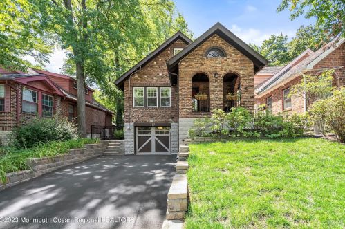 117 Spring St, Metuchen, NJ 08840-2319