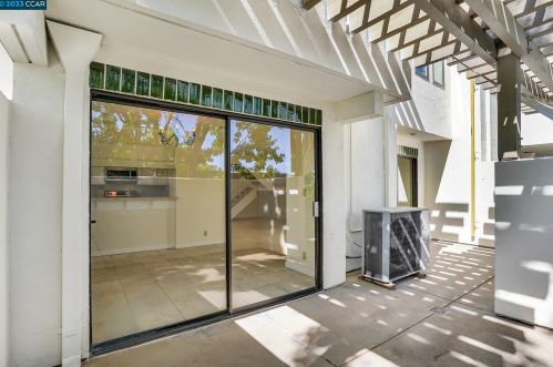 72 Mozden Ln, Concord CA  94523-3369 exterior