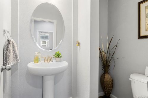 6918 Elk Ct, Aurora CO 80016-4290 exterior