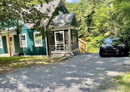 2733 Harlan Dr, Atlanta GA  30344-3701 exterior