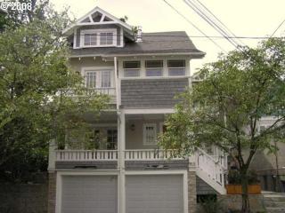 915 29th Ave, Portland, OR 97214-4091