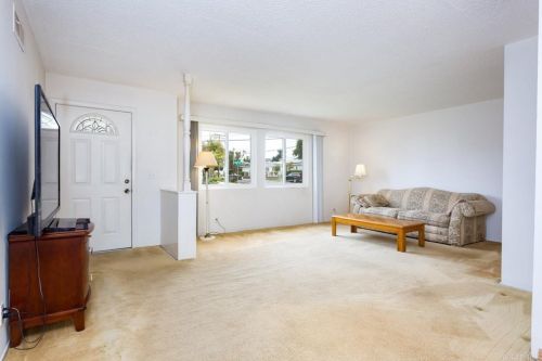 1043 Emma Dr, Cardiff By The Sea, CA 92007-1412