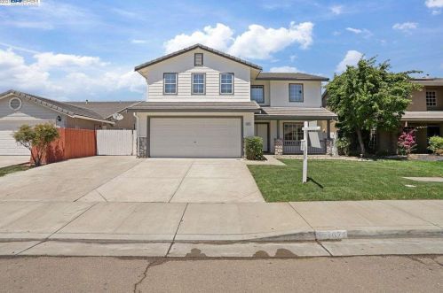 1671 Bayberry Ln, Tracy, CA 95376-5234