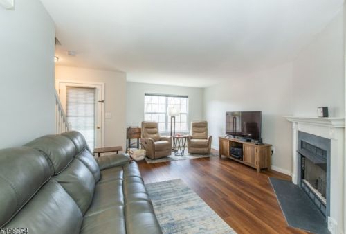 605 Tulsa Ct, Hackettstown NJ  07840-1694 exterior