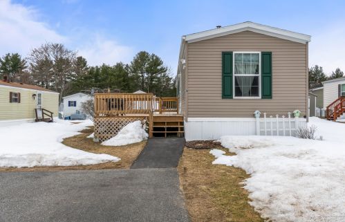 26 Fairview Dr, Lisbon, ME 04250-6467