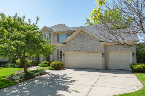 2224 Glouceston Ln, Naperville, IL 60564-8476