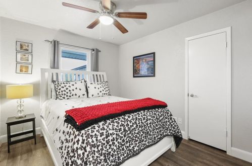 2517 Briarcliff Dr, Irving TX  75062-3213 exterior