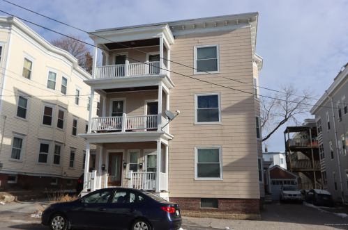 30 Howard St, Lewiston ME  04240-6907 exterior