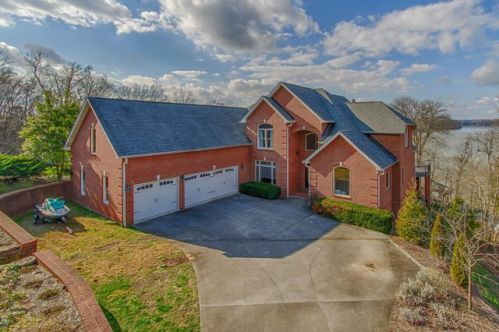 4314 Forrest Ridge Dr, Mcghee Tyson Ang Base, TN 37777-3053