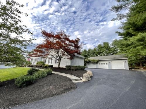 37 Farview Dr, Hackettstown NJ  07840-4705 exterior